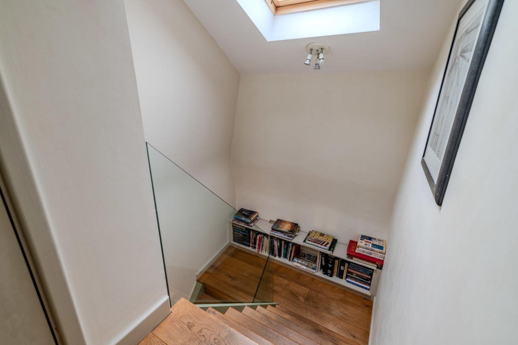 Beautiful Three Bedroom House In West Londres