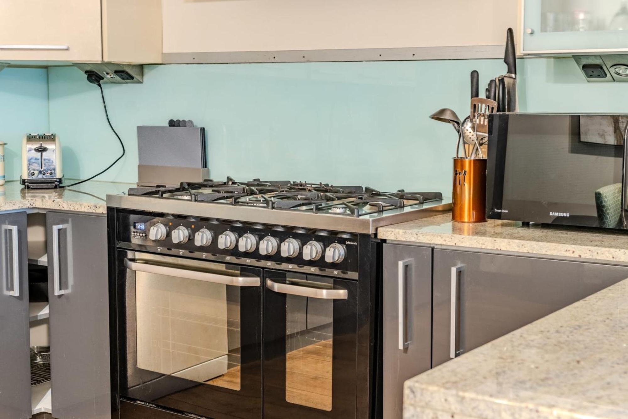Beautiful Three Bedroom House In West Сasa de vacaciones