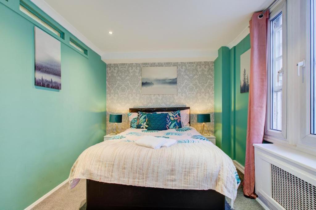 Appartement Two Bedroom Near Hyde Park Londen