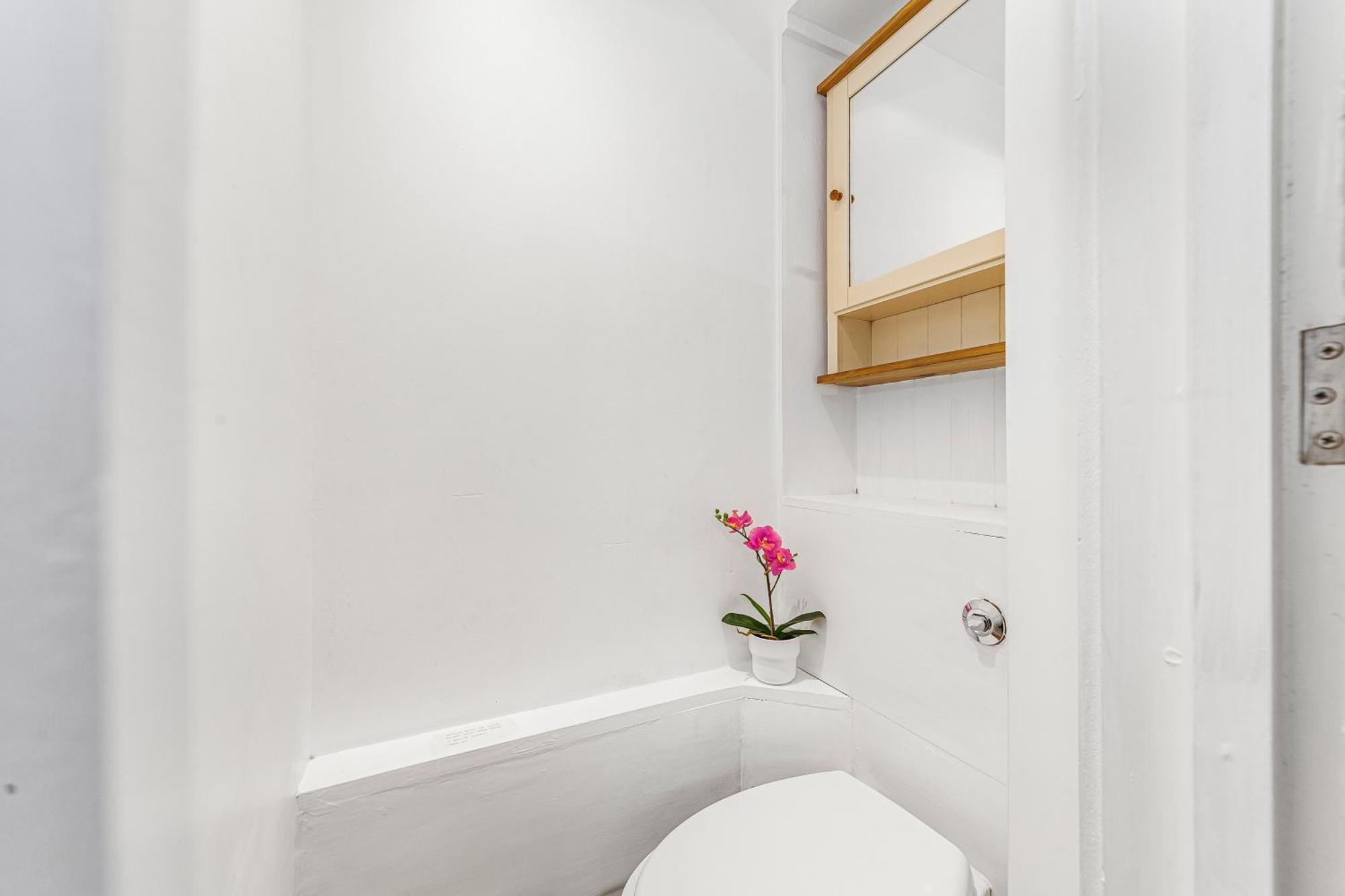The Oval Collection Apartment