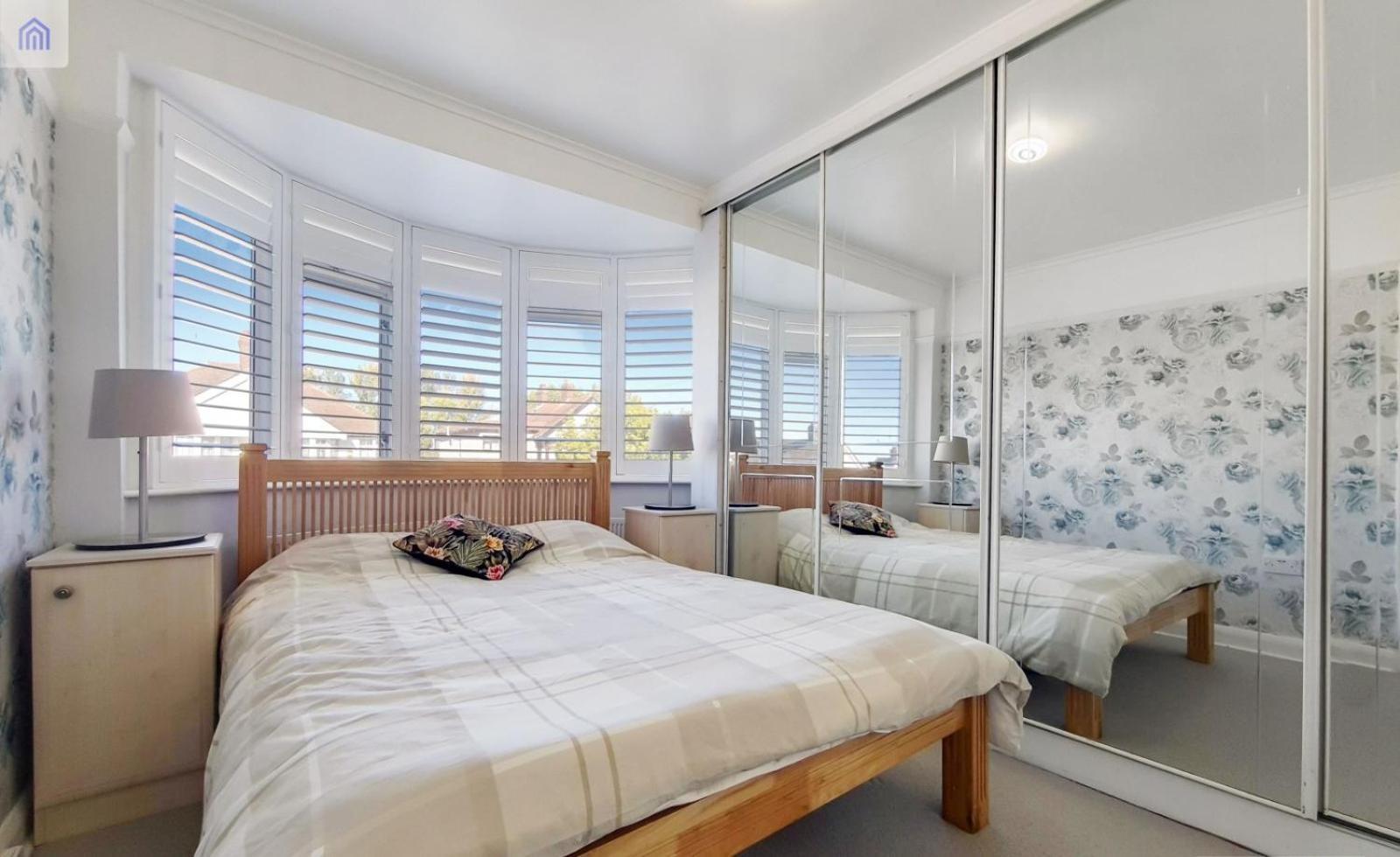 Eejs Charming 3 Bed - With Large Garden Hostel *