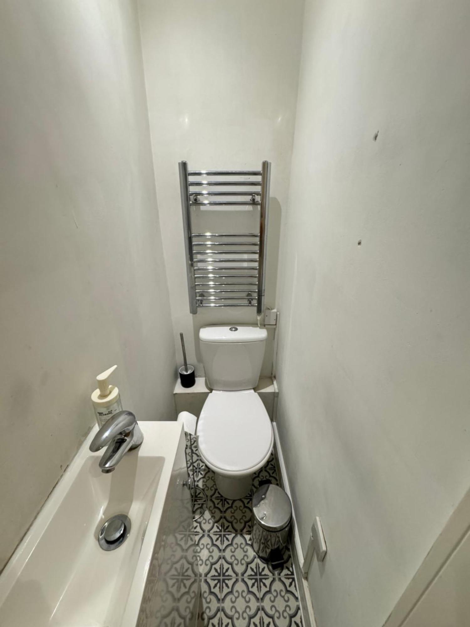Cozy En-suite Near Stratford Gjestgiverier *