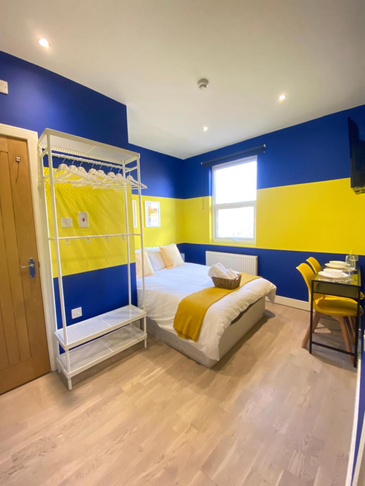 Cozy En-suite Near Stratford Gjestgiverier