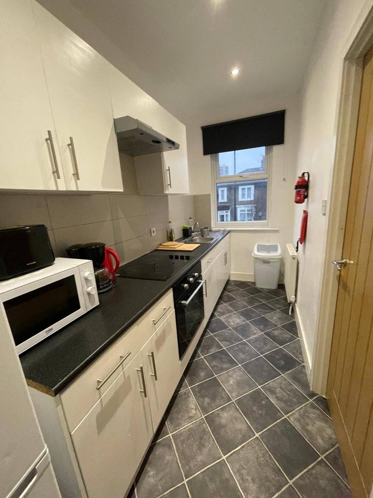Gjestgiverier Cozy En-suite Near Stratford *