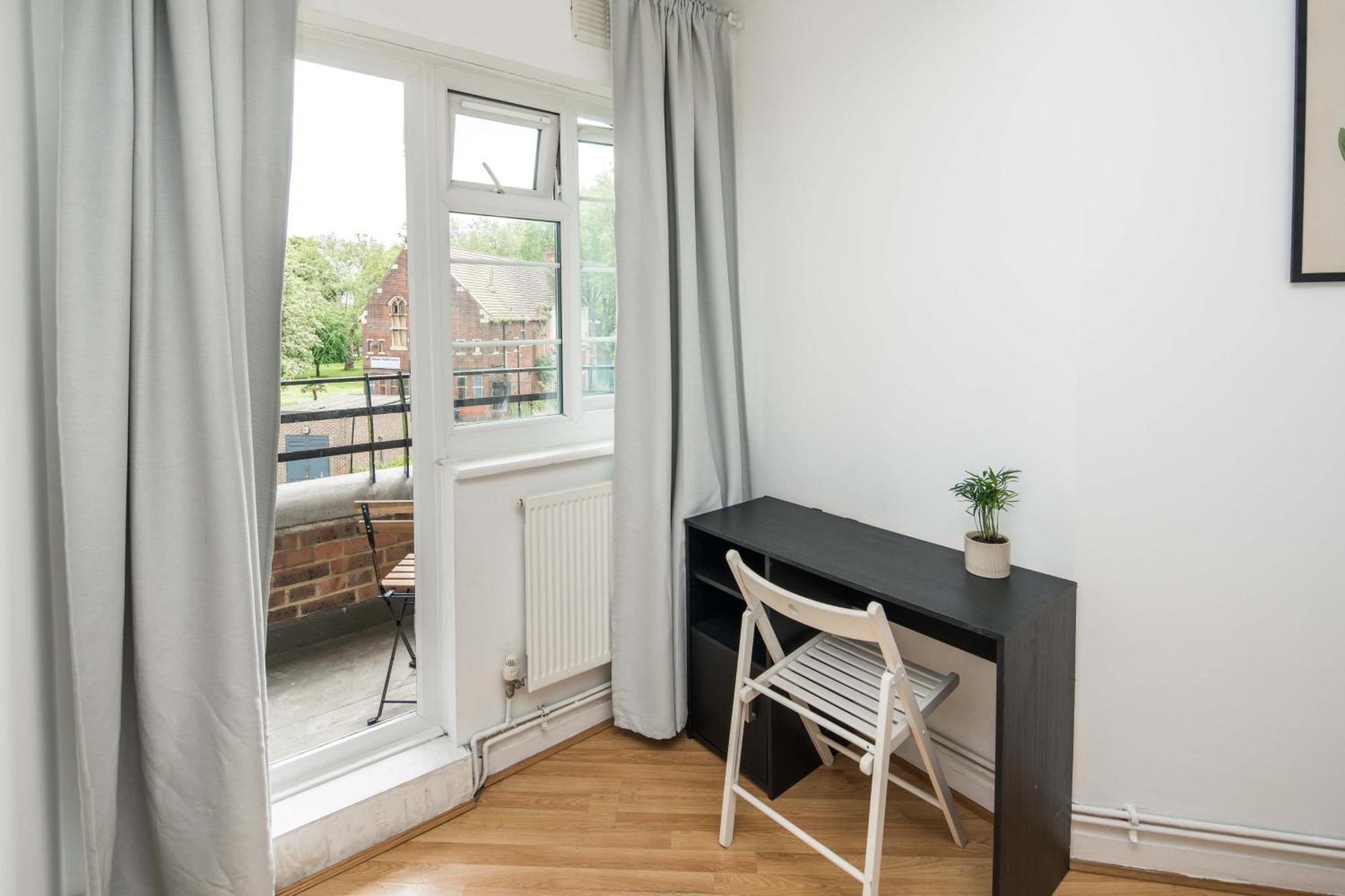 Stylish 2bd Flat With Balcony Near Stepney Apartamento