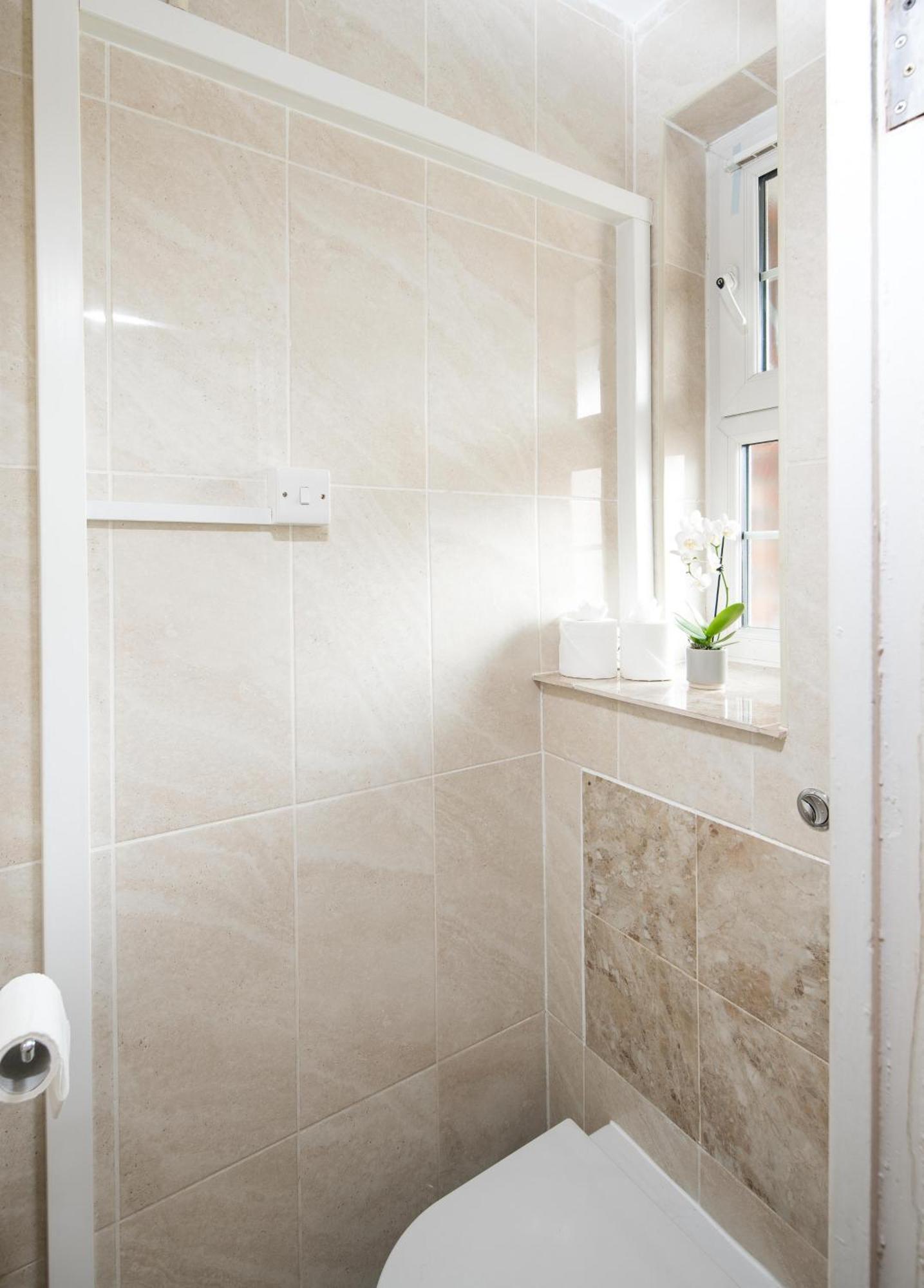 Apartamento Stylish 2bd Flat With Balcony Near Stepney Londres