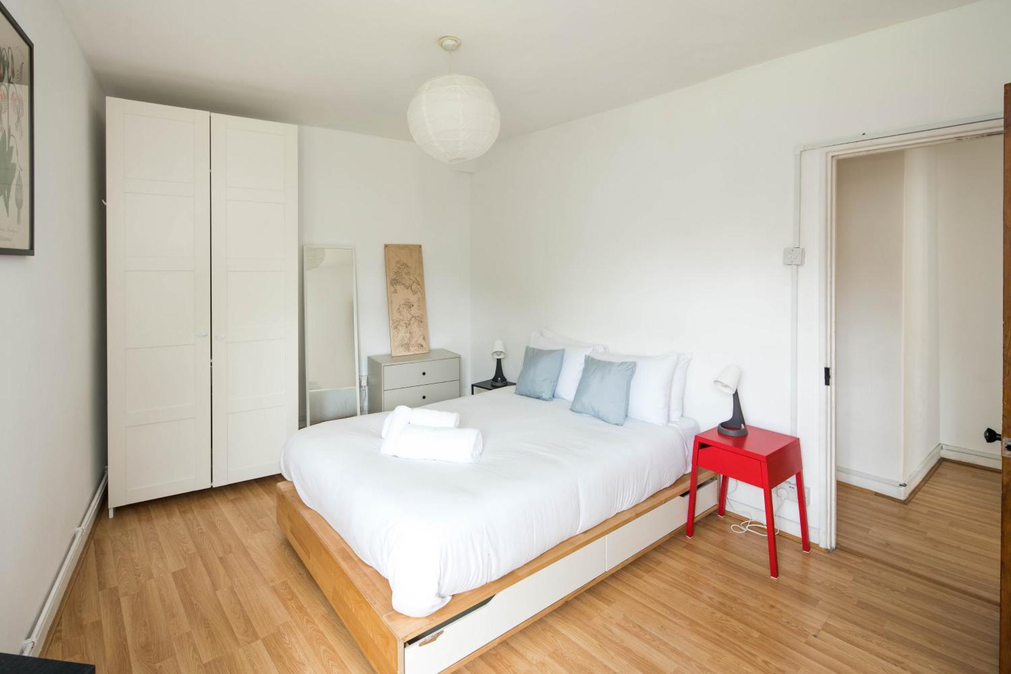 Apartamento Stylish 2bd Flat With Balcony Near Stepney