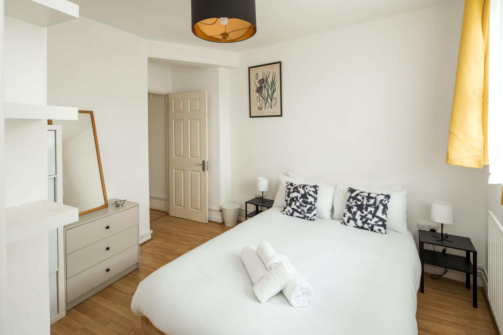 Stylish 2bd Flat With Balcony Near Stepney Londres