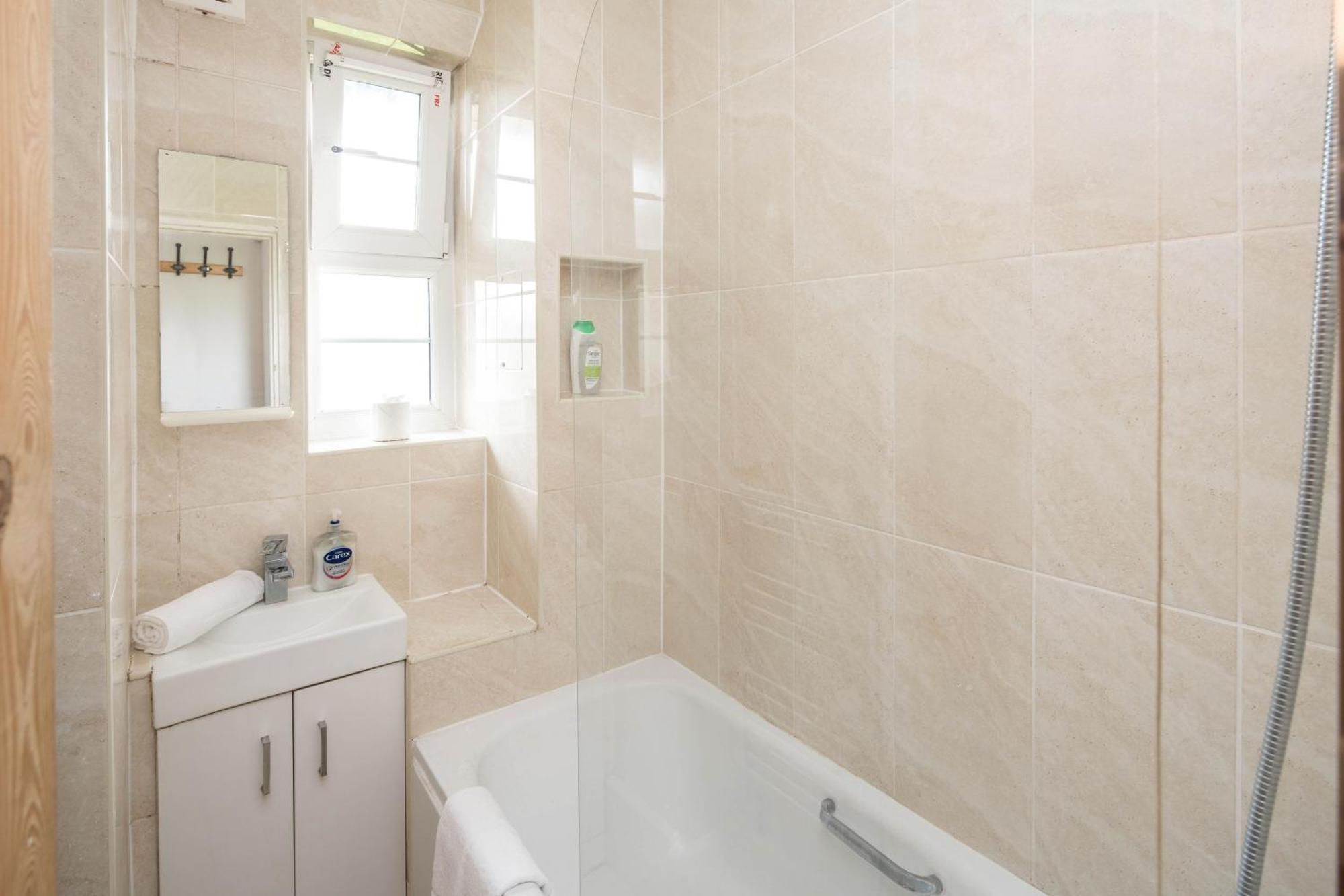 Apartamento Stylish 2bd Flat With Balcony Near Stepney *