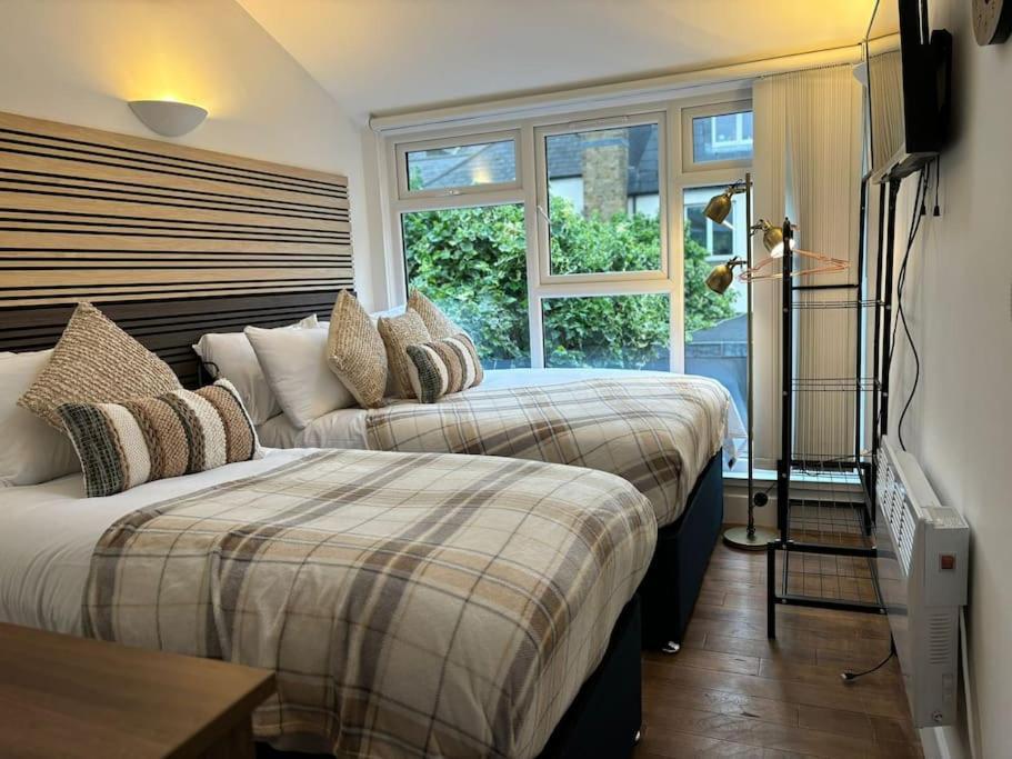 The Urban Retreat 4bdr Sleep 14 Holiday home London