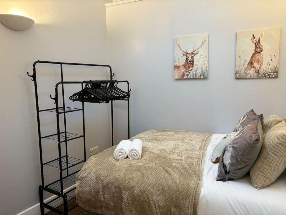 The Urban Retreat 4bdr Sleep 14 Holiday home *