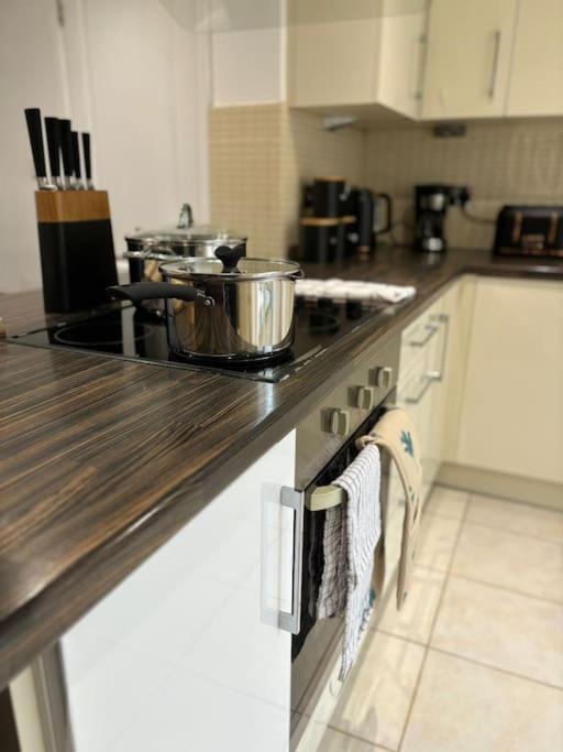 The Urban Retreat 4bdr Sleep 14 * London