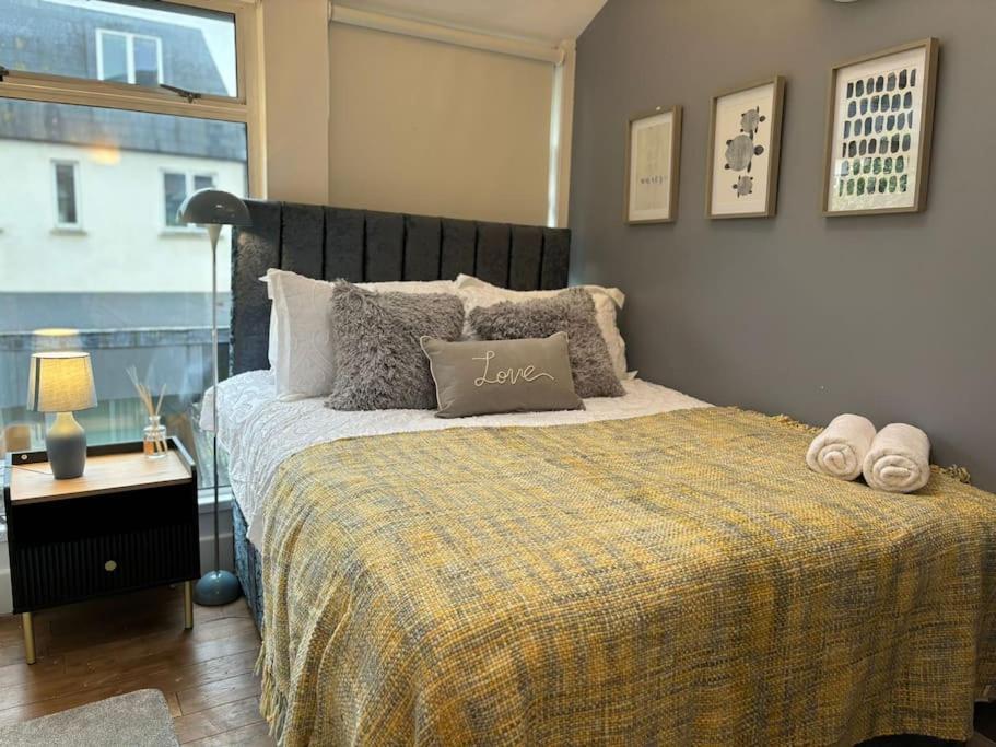 The Urban Retreat 4bdr Sleep 14 London
