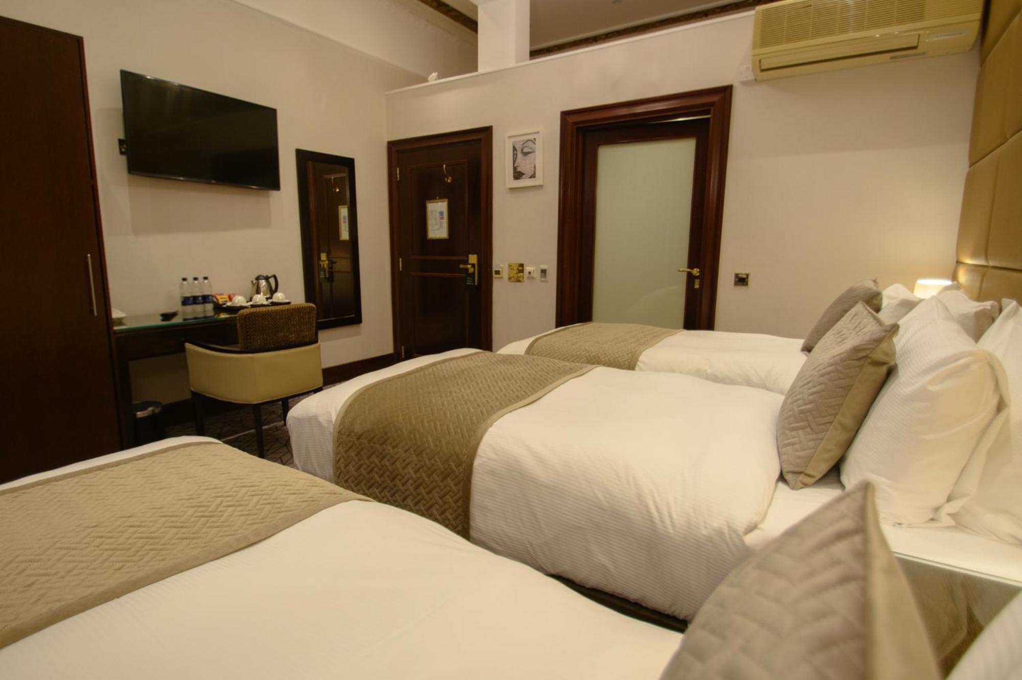 Hyde Park International 4*