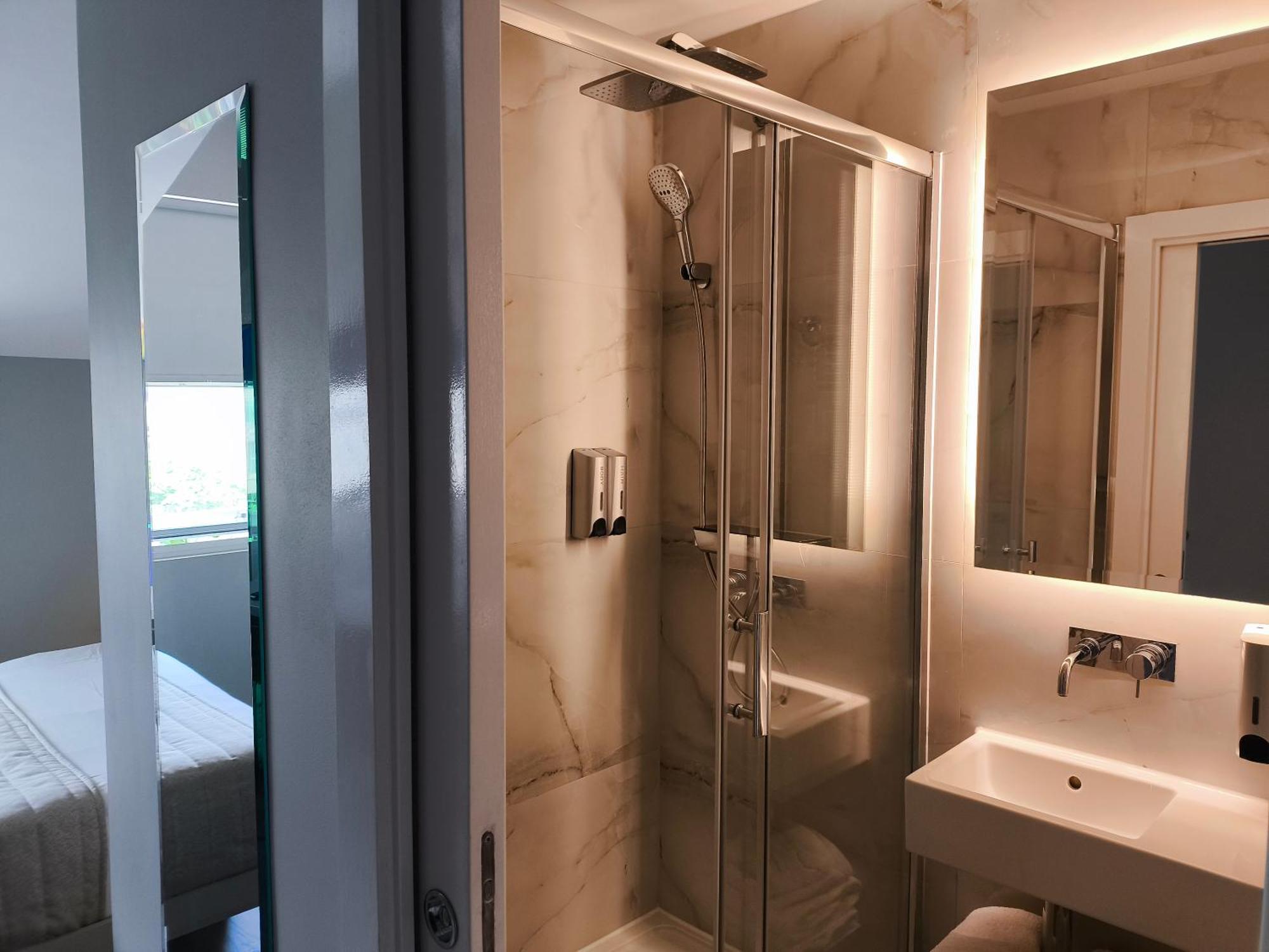 Nox - Kensington 4*