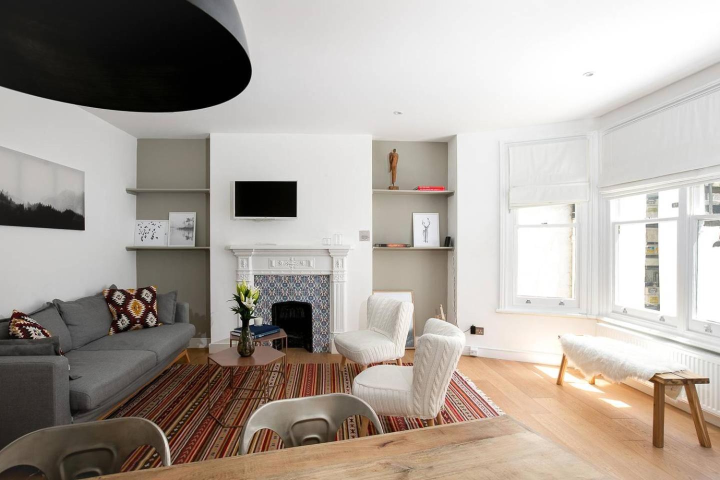 Stylish 2br In West Kensington , 4 Guests Appartement Londen