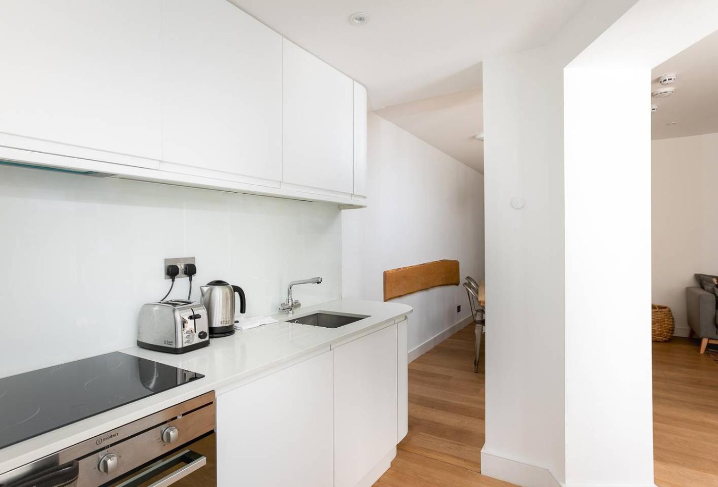 Stylish 2br In West Kensington , 4 Guests Appartement Londen