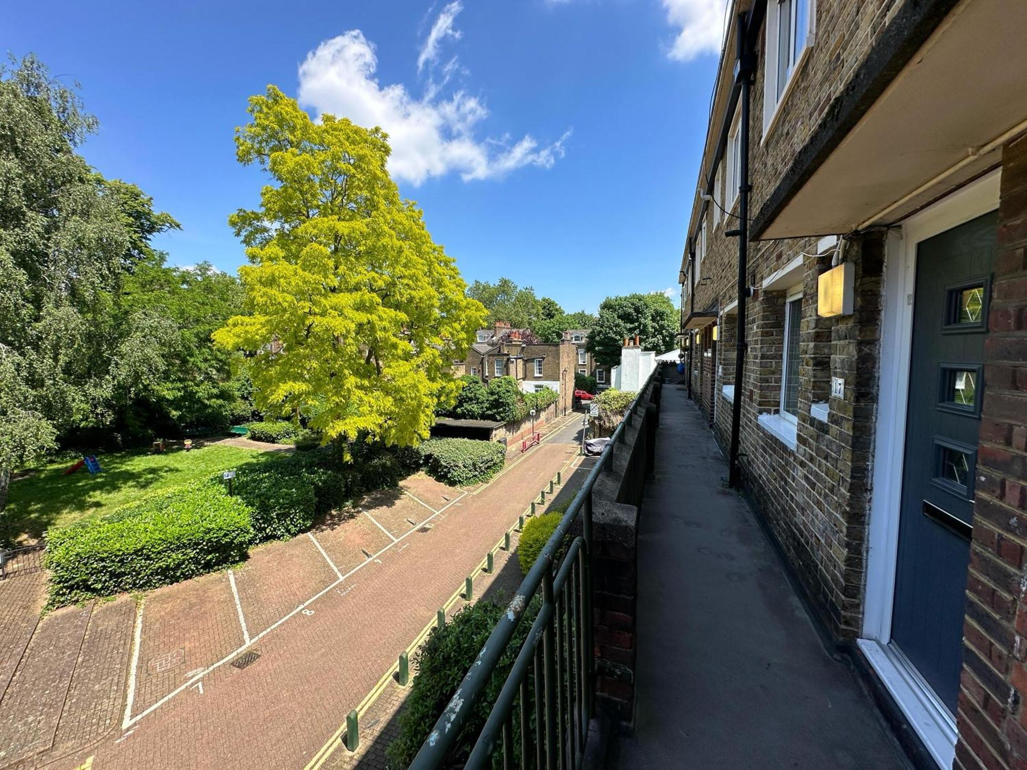 Leilighet Charming 2-bedroom Flat With Private Balcony Near Islington Station, Canonbury London