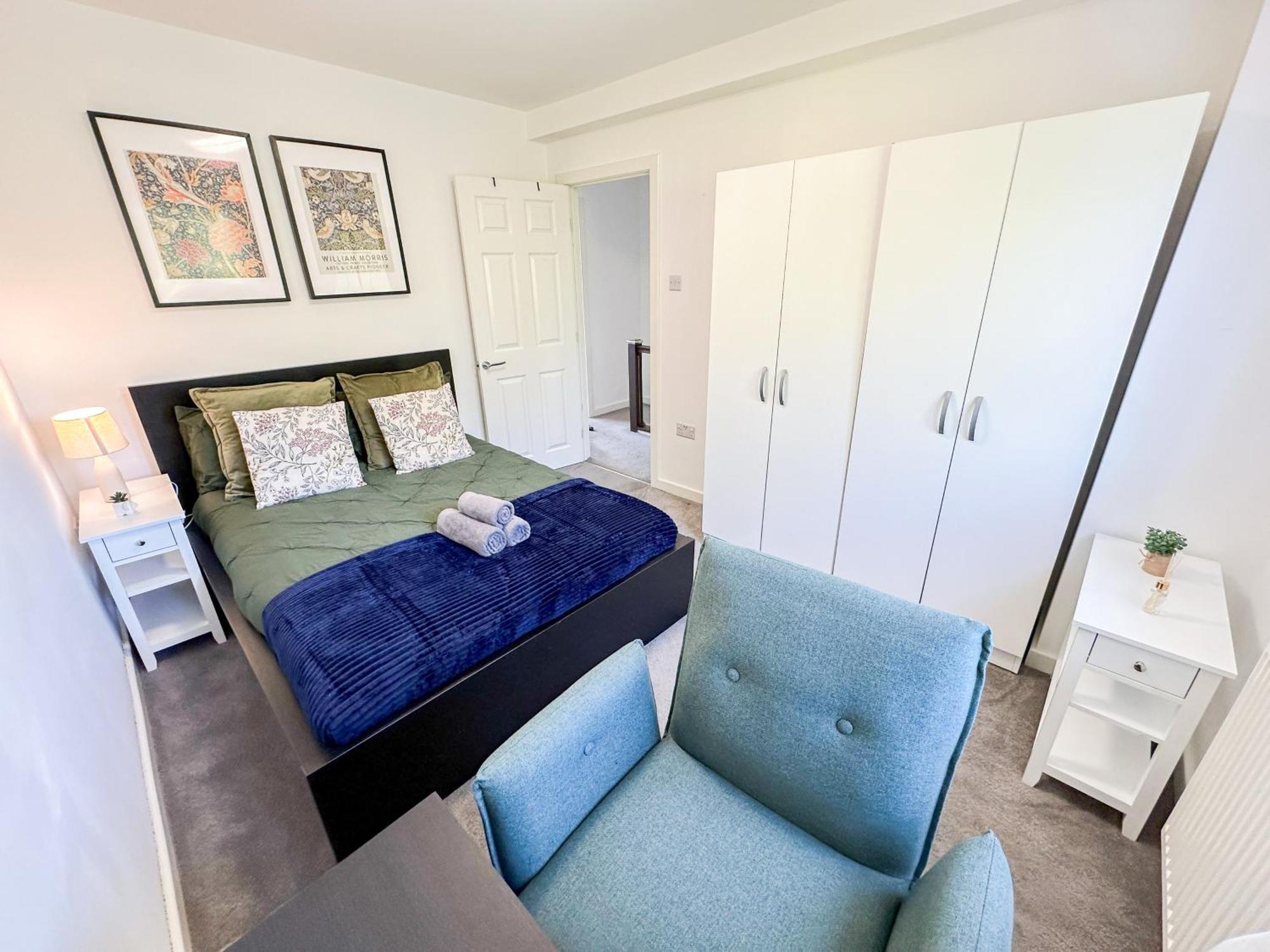 Charming 2-bedroom Flat With Private Balcony Near Islington Station, Canonbury London