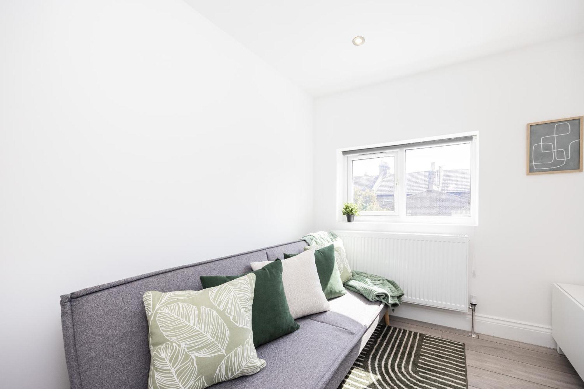 Beautiful 3-bed In Shepherd's Bush Apartment London