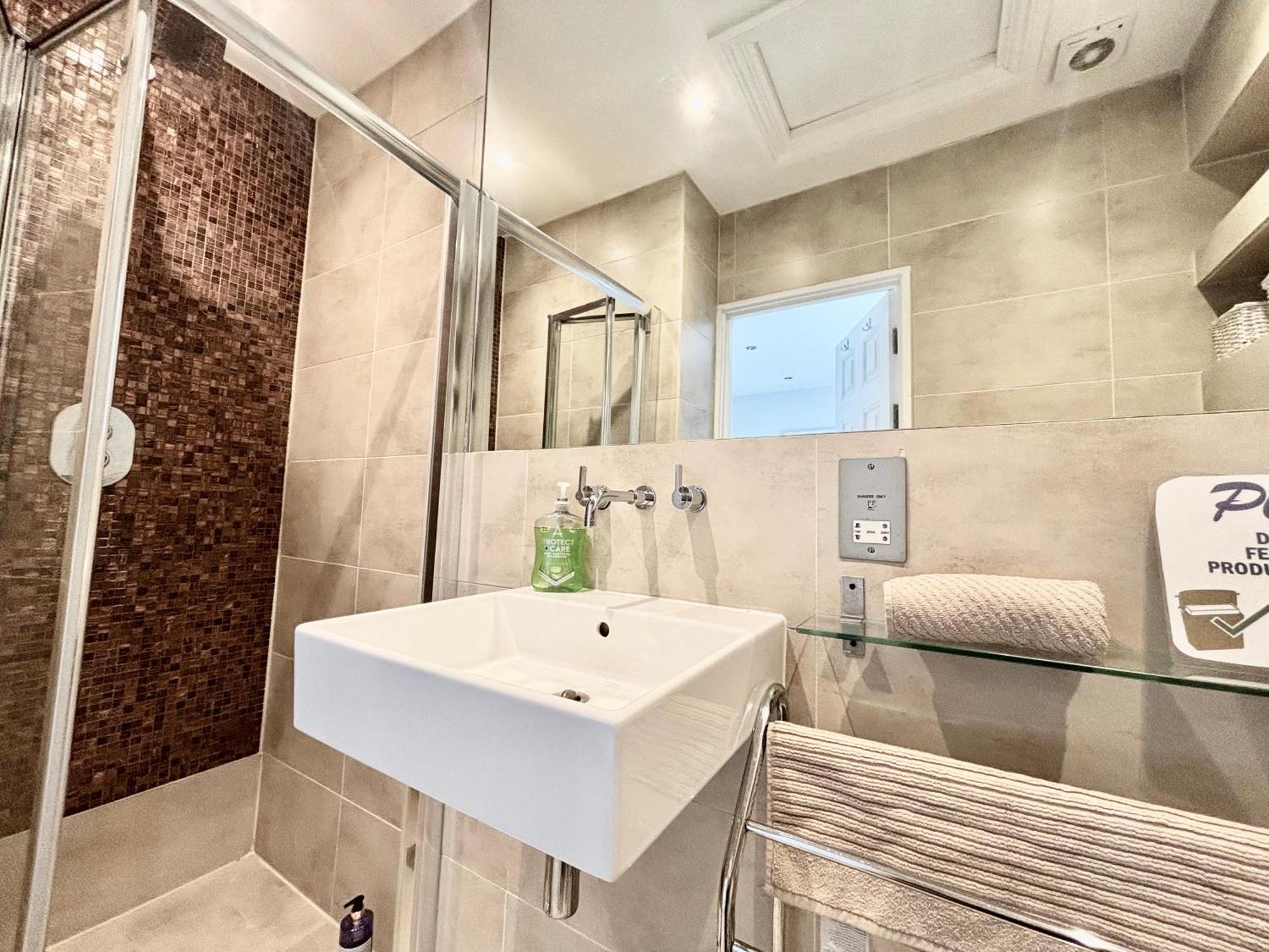 Victorian Modern Two Bedrooms Flat In West Kensington With Skyline View Londen