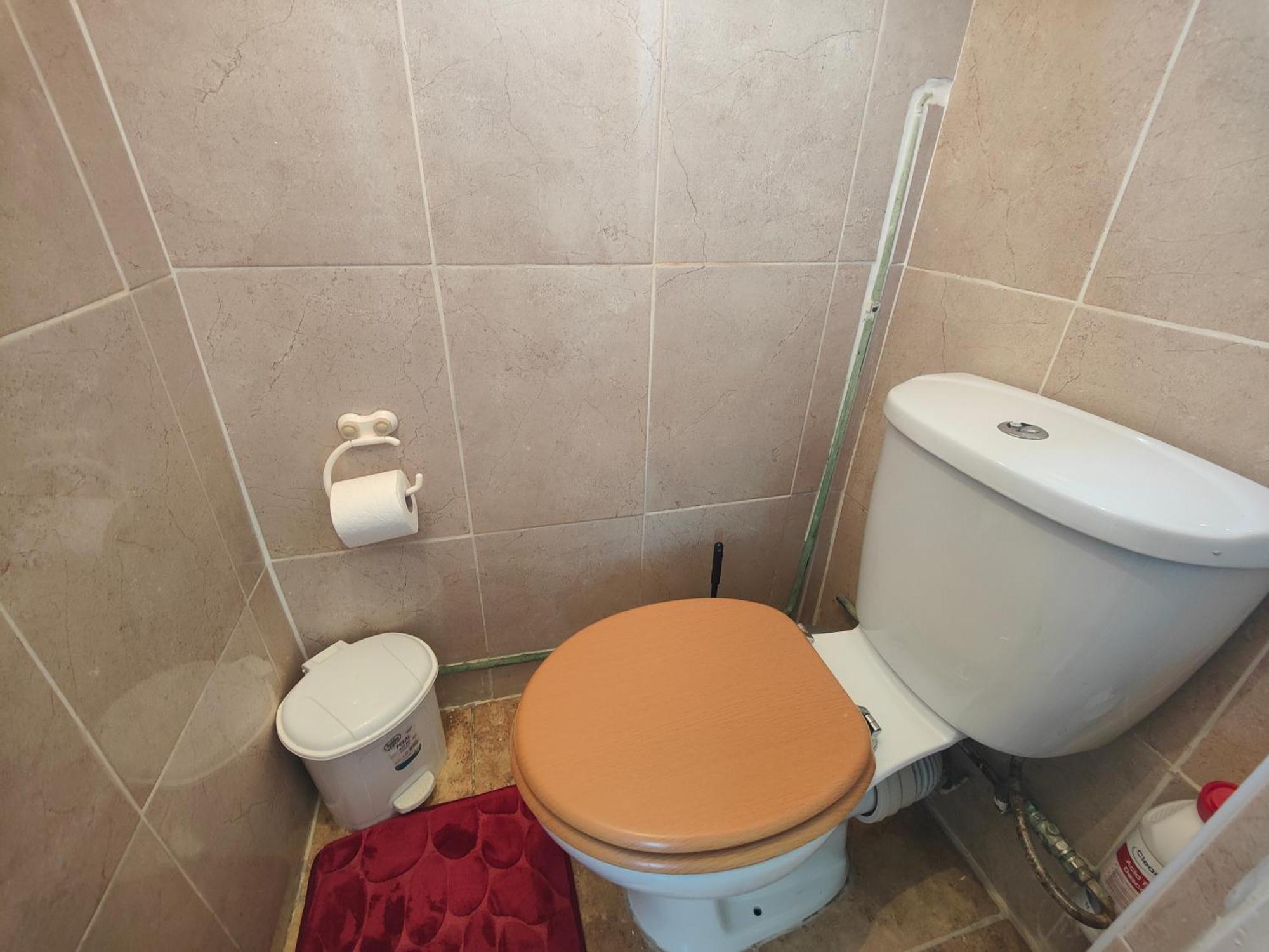 Charming Double Bed Retreat London
