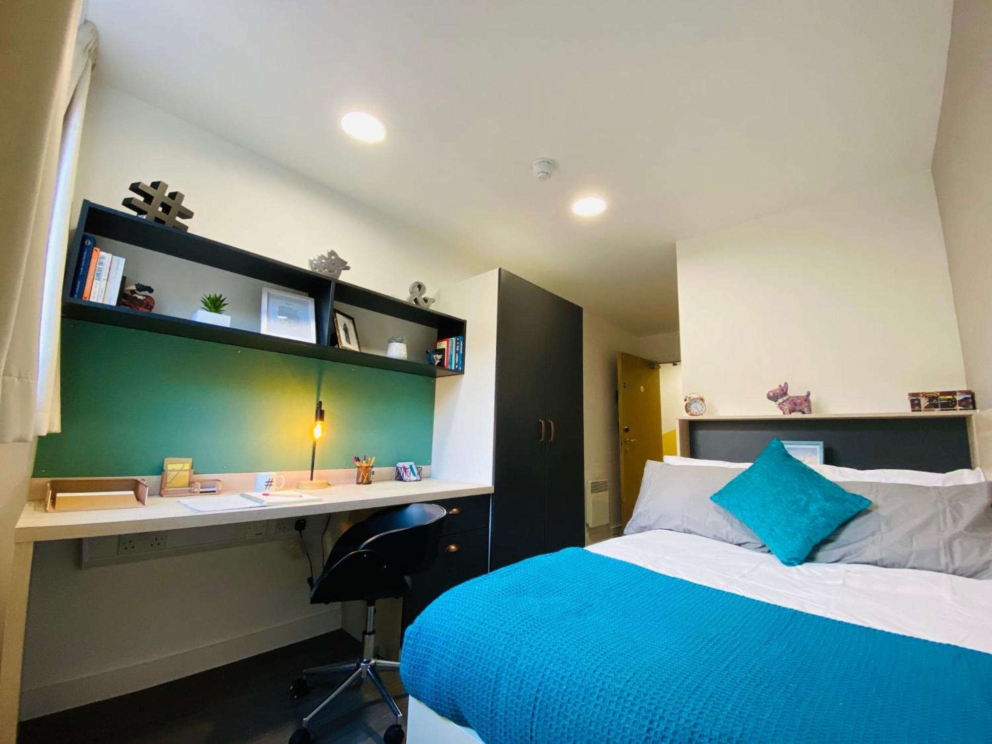 Chic Modern At Mannequin House In Apartment London