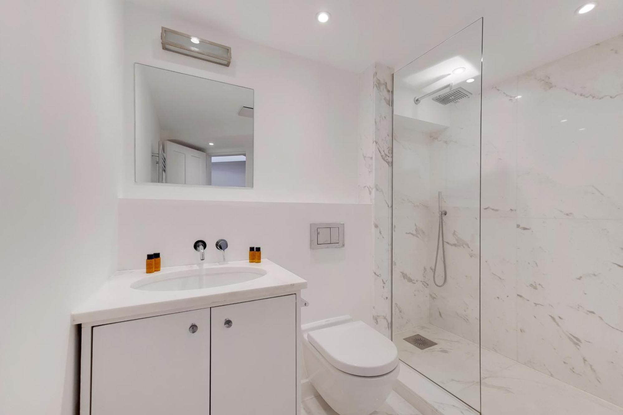 Sir Hans Sloane Apartment *