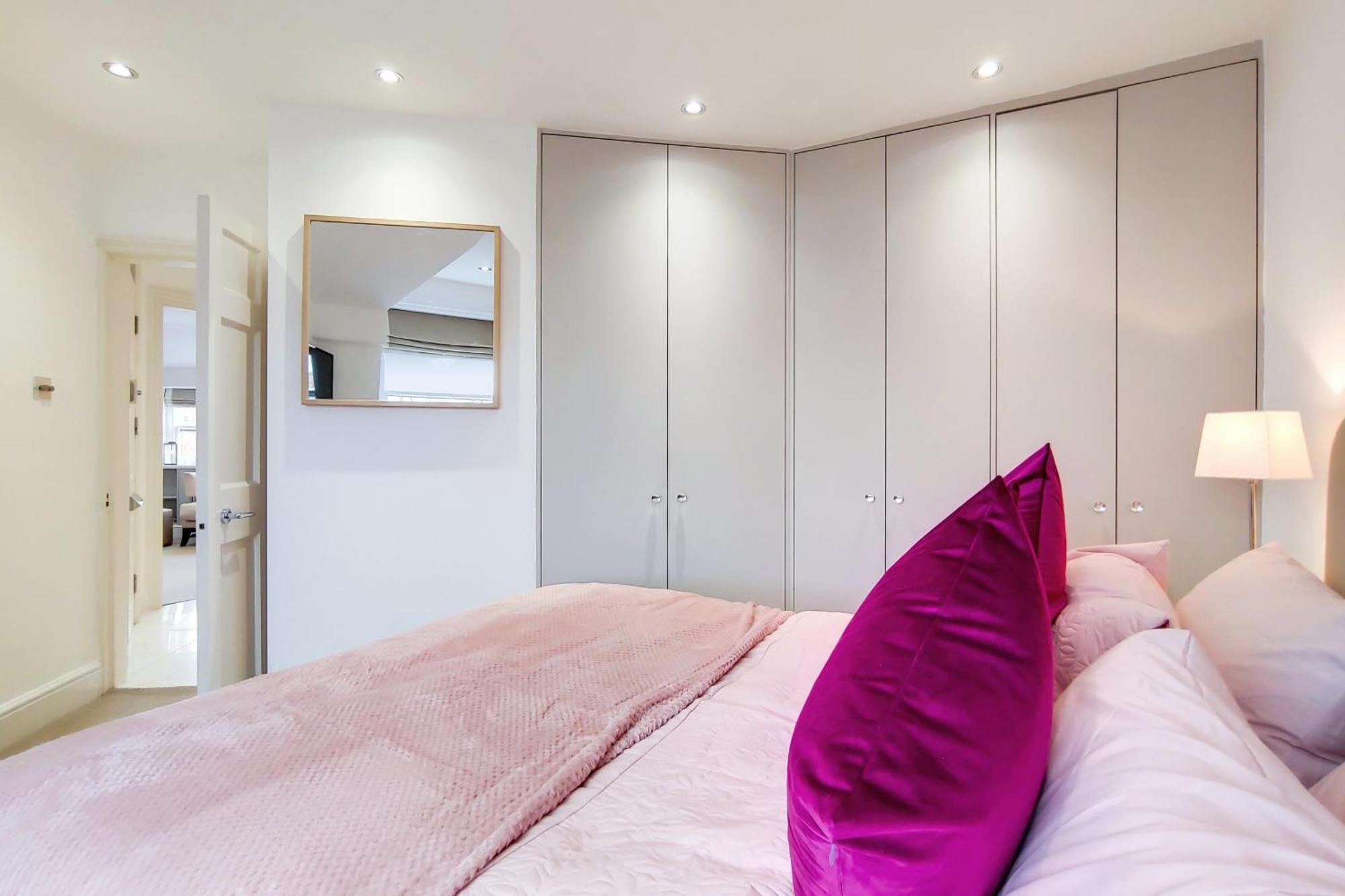 Sir Hans Sloane Apartment London