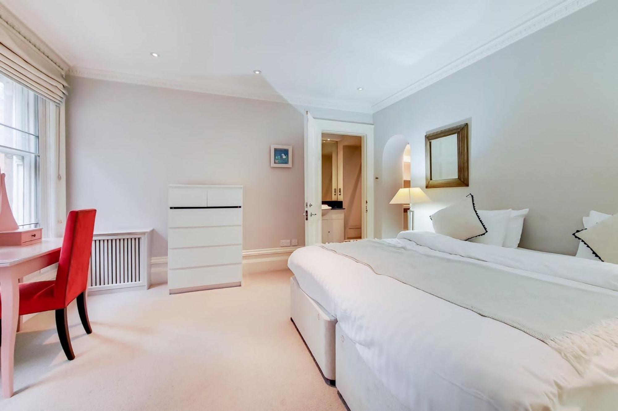 Sir Hans Sloane Apartment London