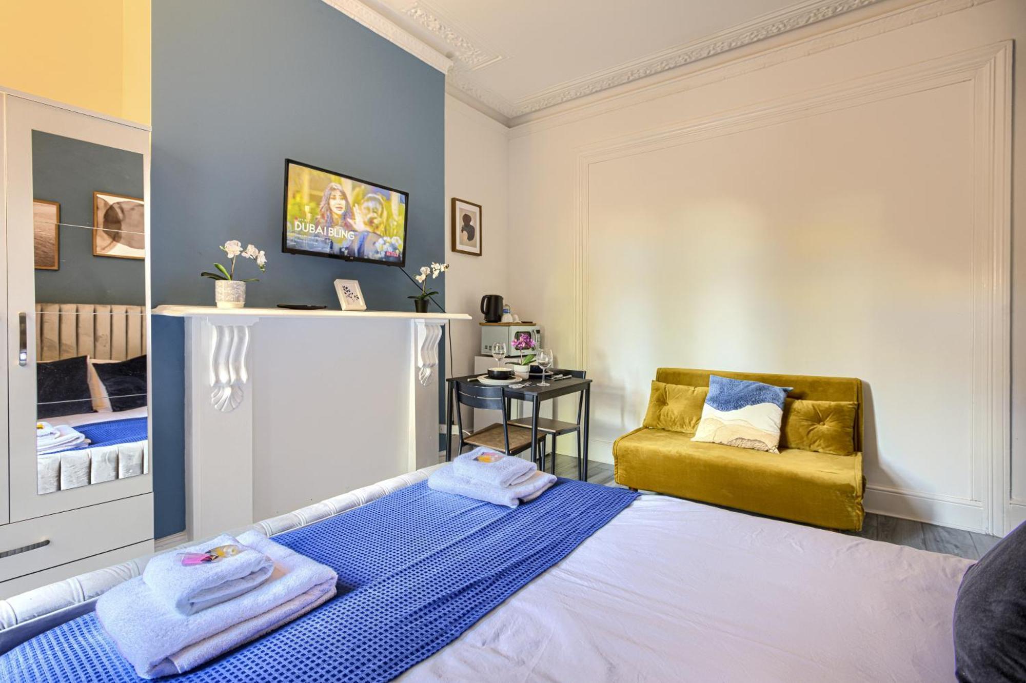 Hackney Deluxe Apartment