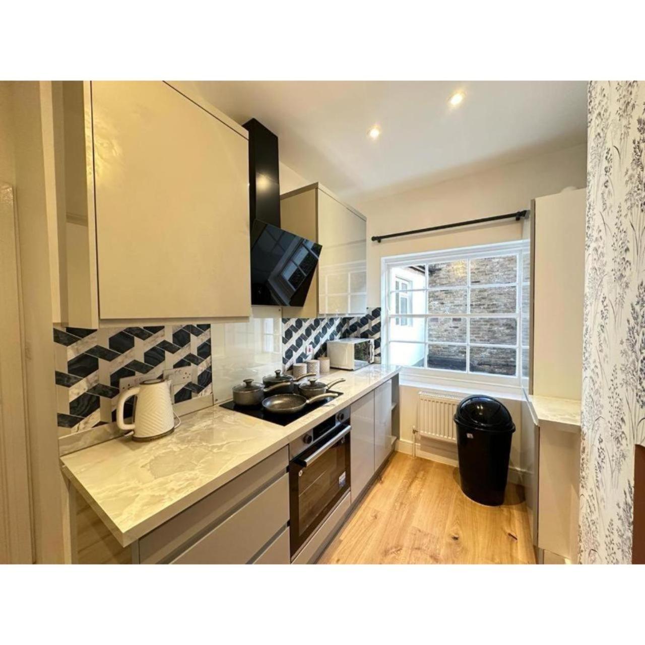Leilighet F1- Stylish 1 Bed Flat Near Edgware Road *