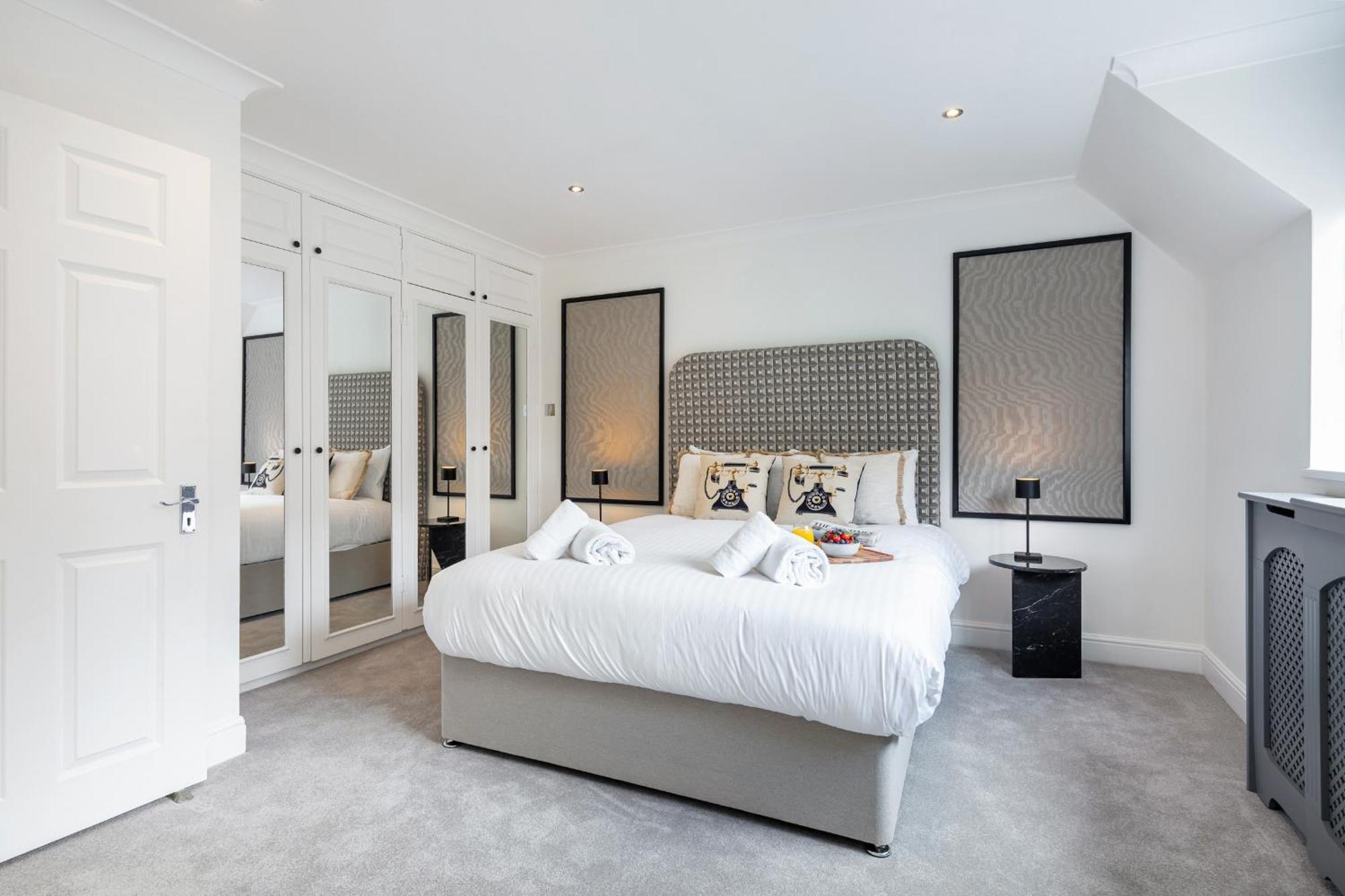 Holiday home Rare 4beds Townhouse In Kensington With Patio London