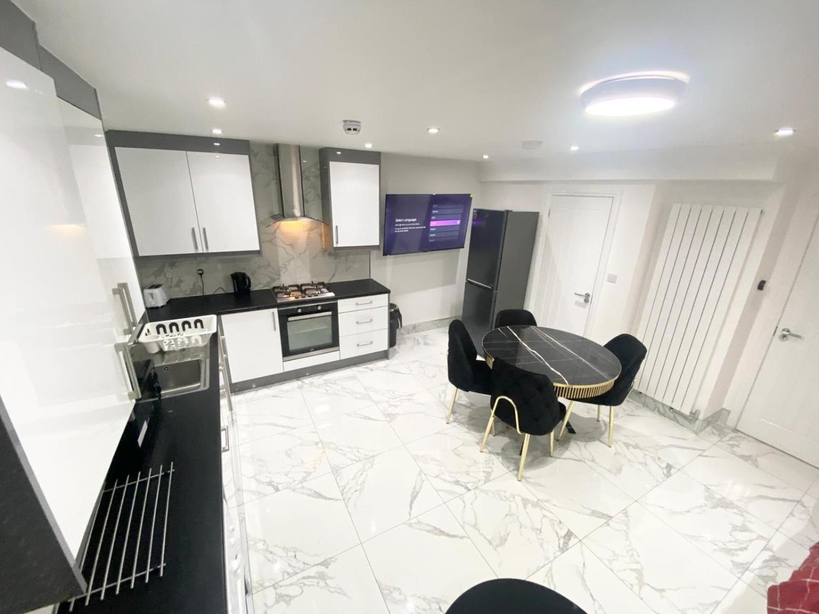 Ferienhaus The Royal Boutique Regent By , Sleep 8