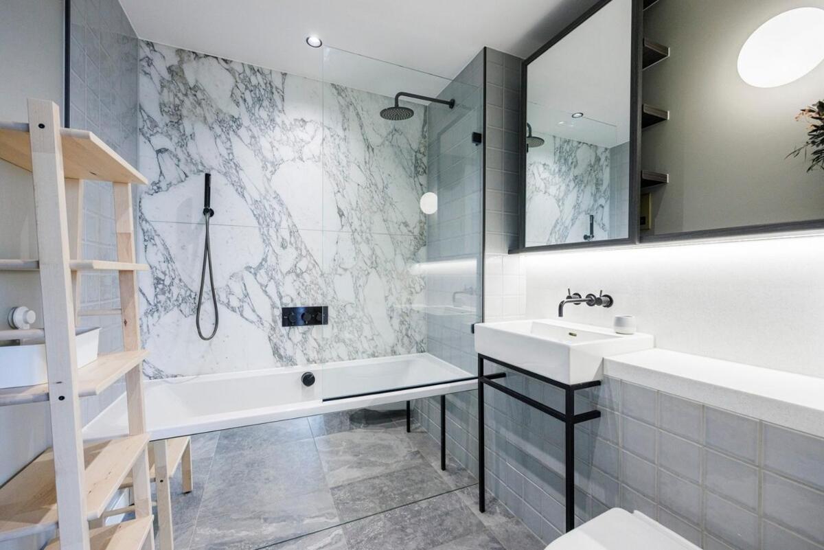 O2- Luxurious 3bd Flat With Stunning View Balcony Appartement Londen