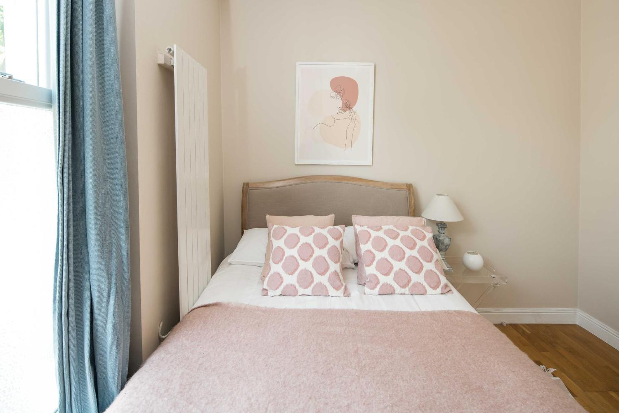 Stylish On The Kings Road Apartment *