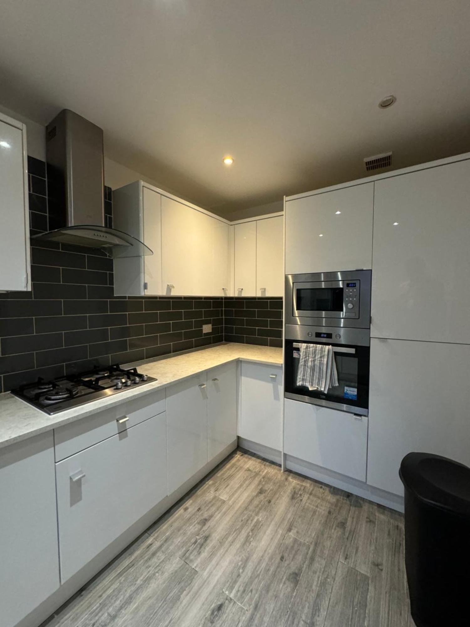 Feriehus Spacious 3 Bedroom Home, With Private Driveway 5 Minutes From Excel Centre & Custom House London
