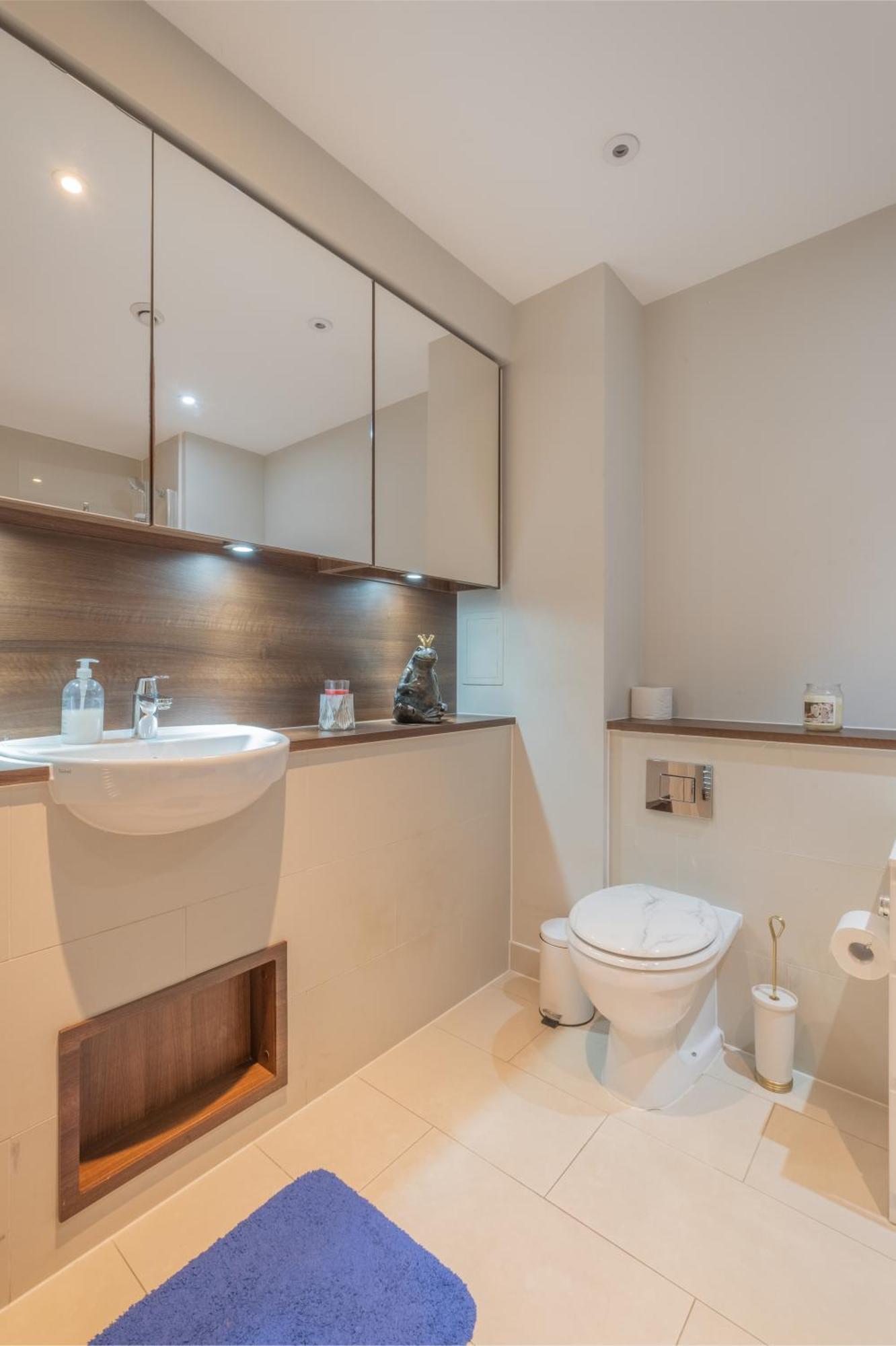 Appartement Brand New Flat With Car Park Londen