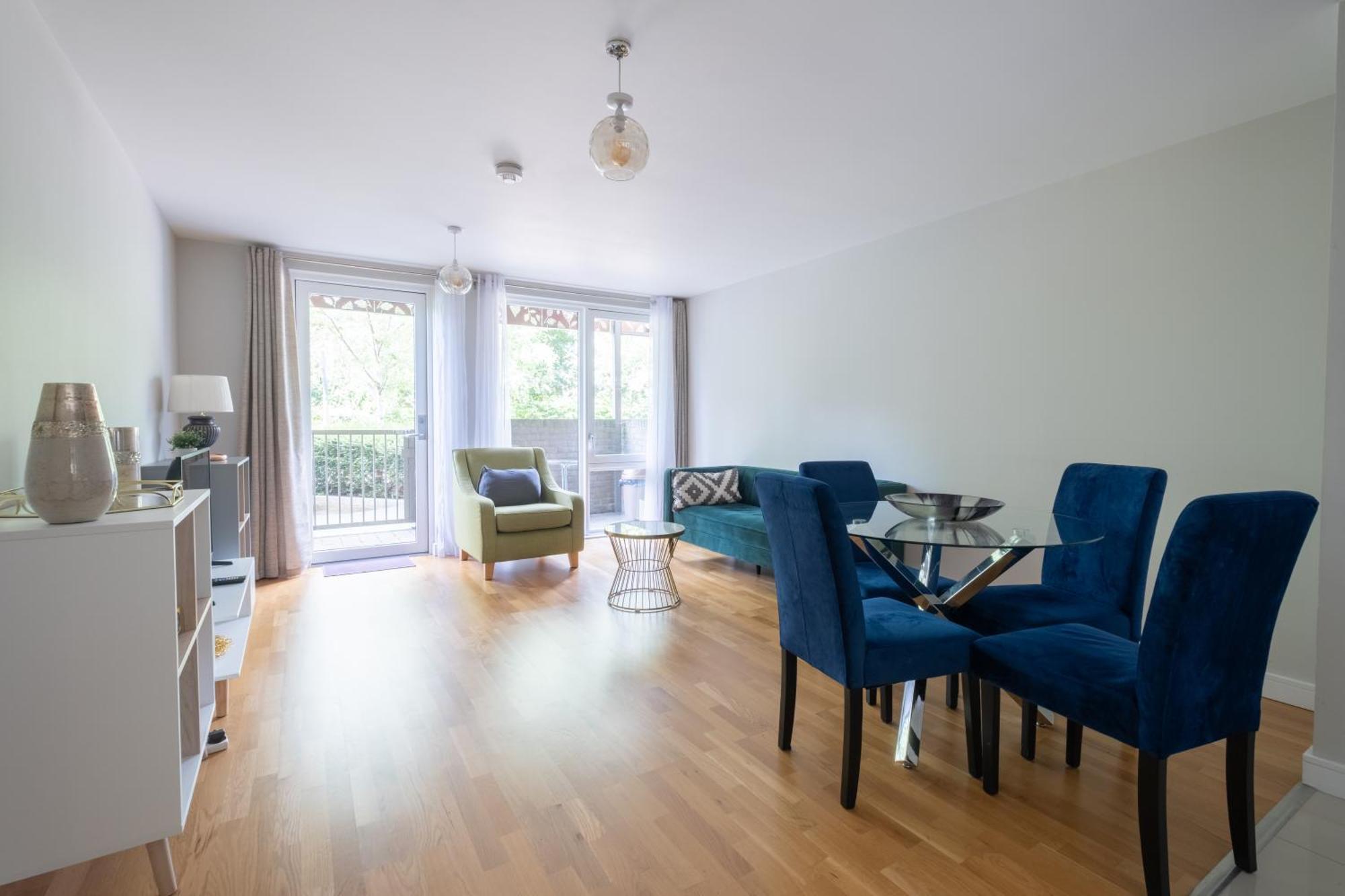 Brand New Flat With Car Park Londen