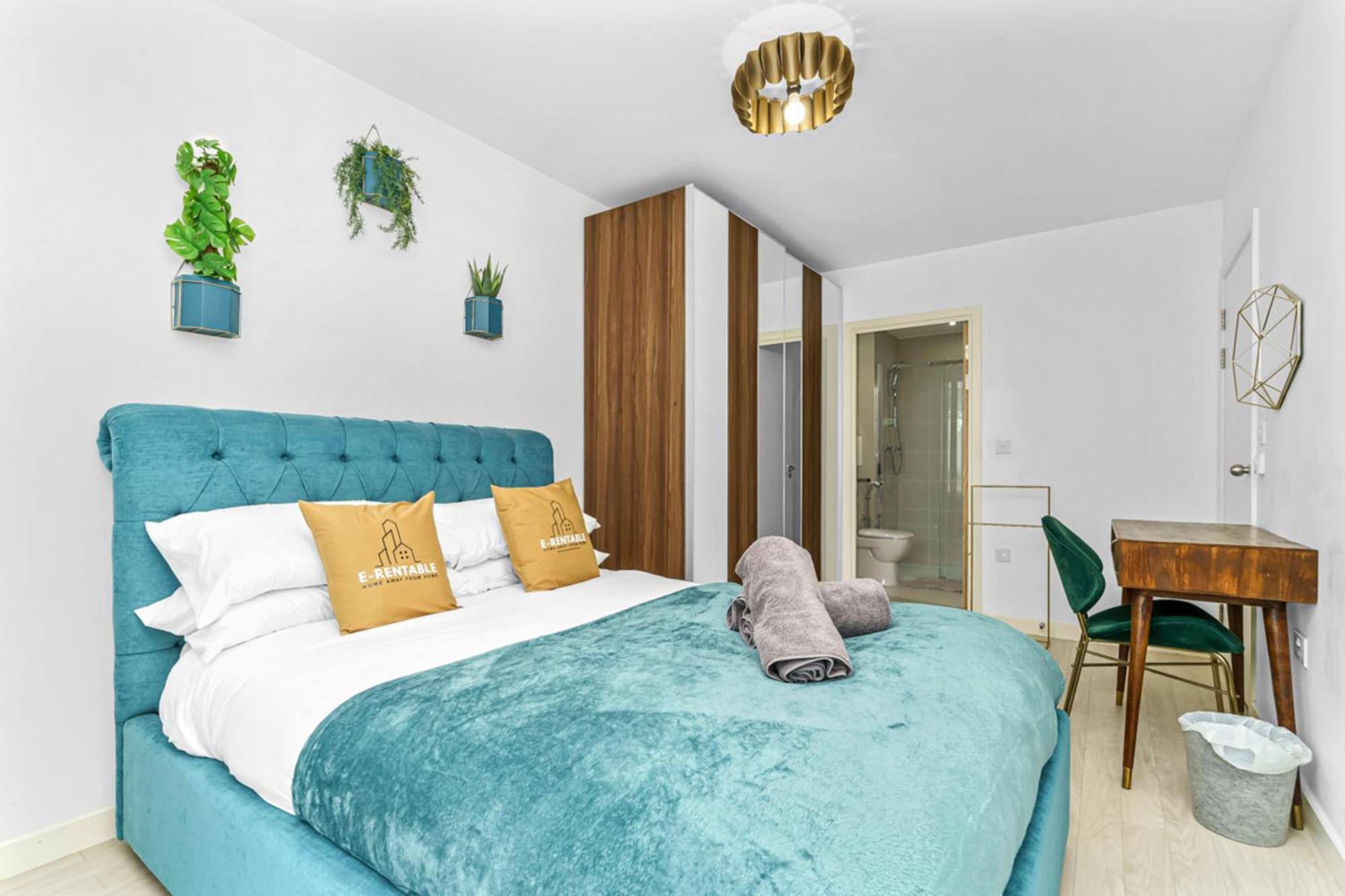 Stylish Surrey Quays - 10 Mins From Station Apartment *