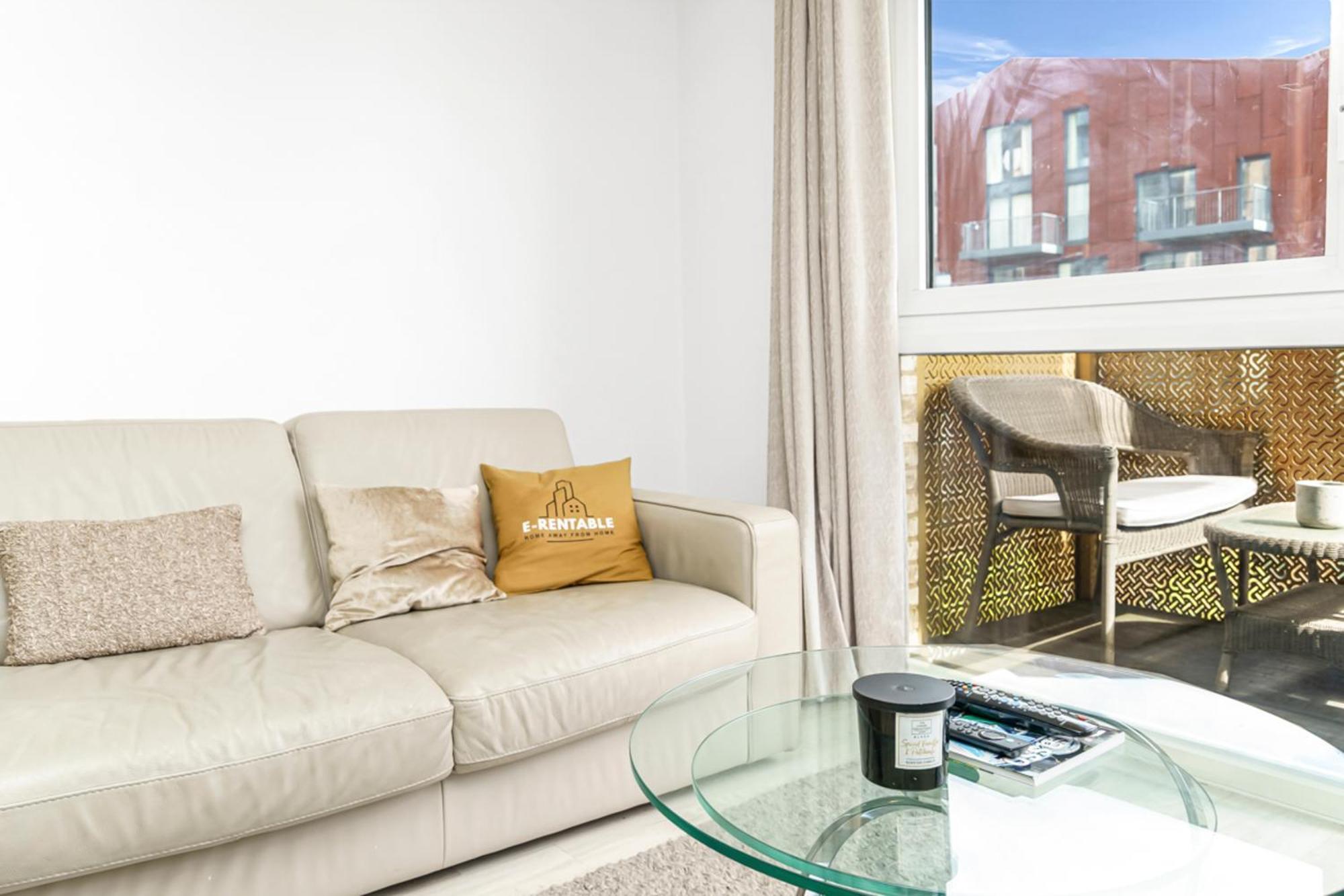 Apartment Stylish Surrey Quays - 10 Mins From Station *