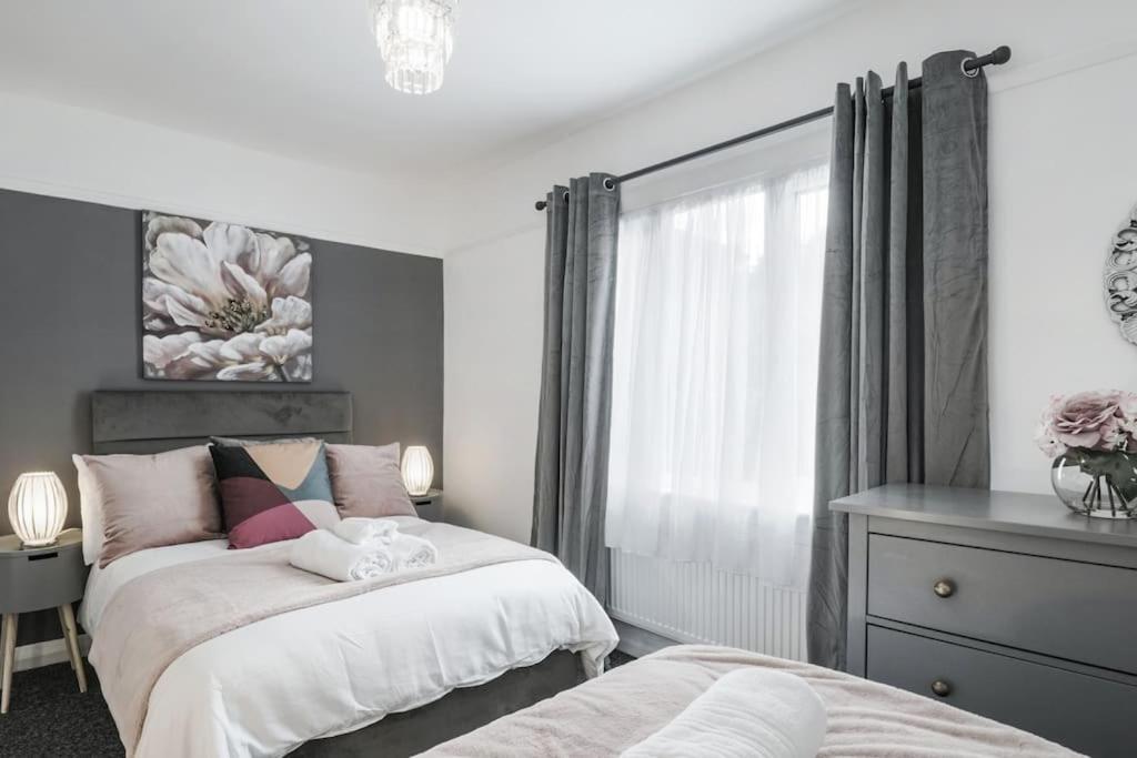 Apartment 4 Bed Flat Sleeps Up To 9 Close To Brixton London
