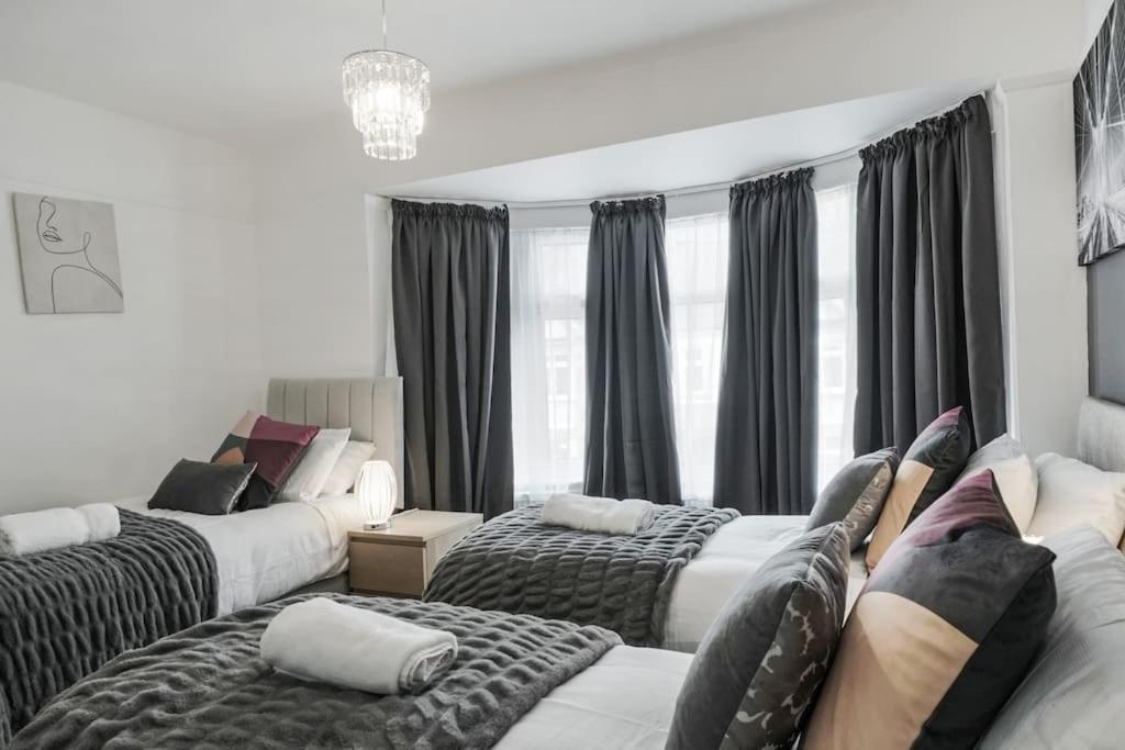 Apartment 4 Bed Flat Sleeps Up To 9 Close To Brixton
