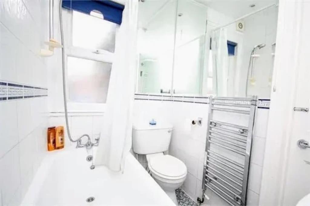 Leilighet Ground Floor 3 Bedroom Flat *