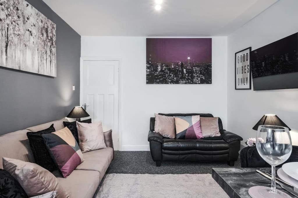 4 Bed Flat Sleeps Up To 9 Close To Brixton * London