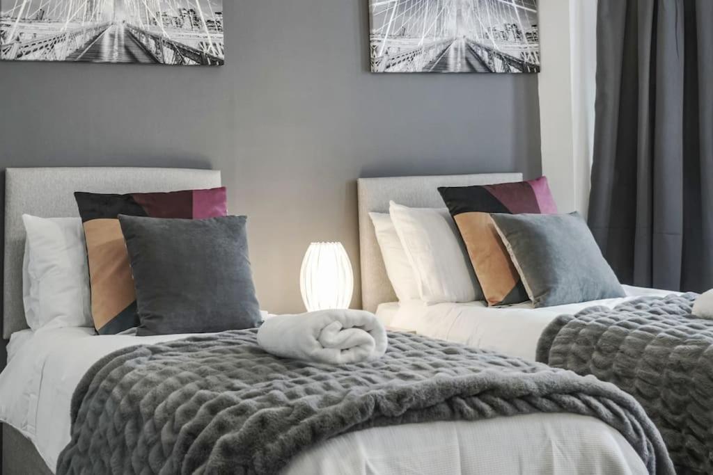 Apartment 4 Bed Flat Sleeps Up To 9 Close To Brixton London
