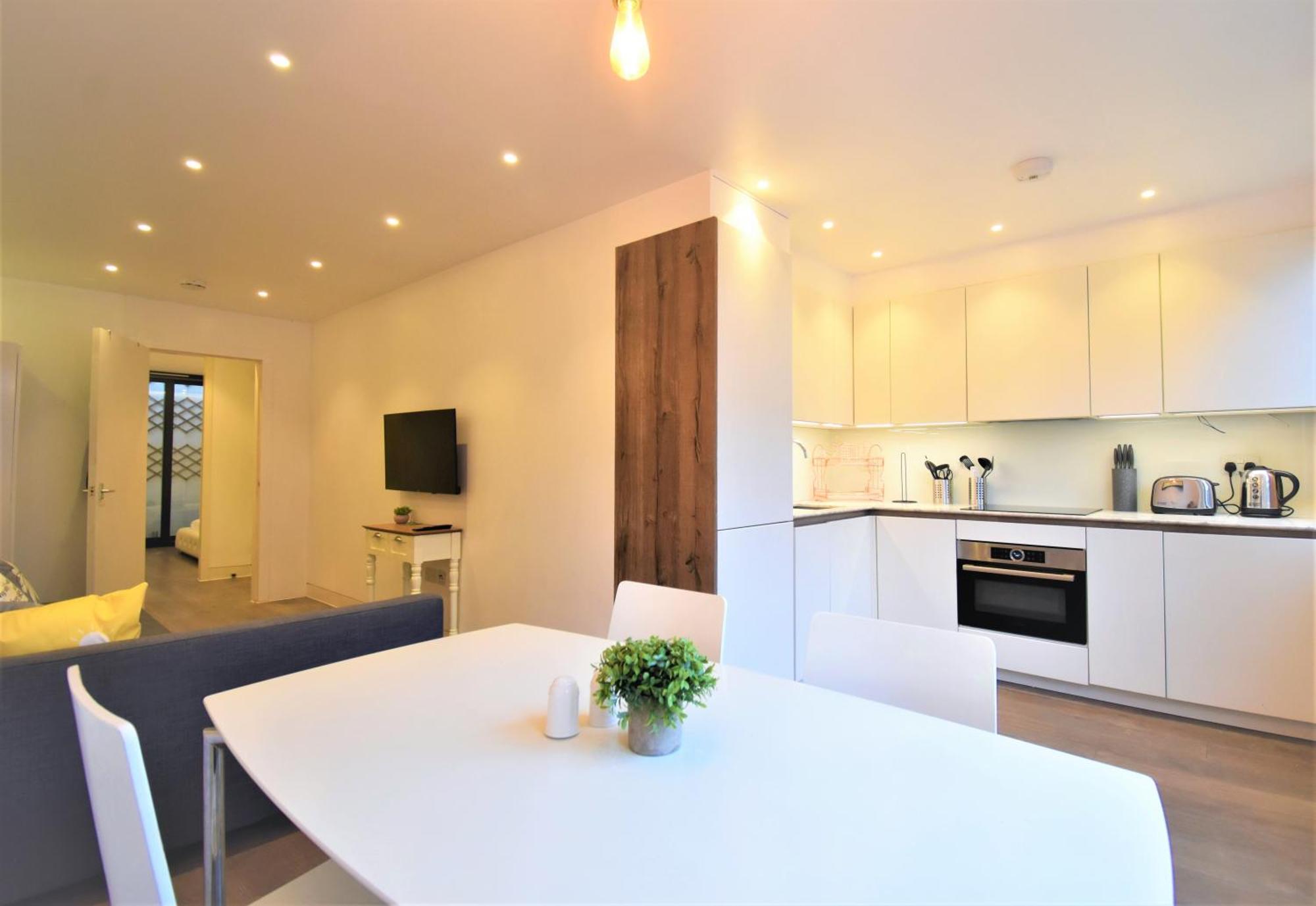Superb Apartment, Shirland Mews Apartment London