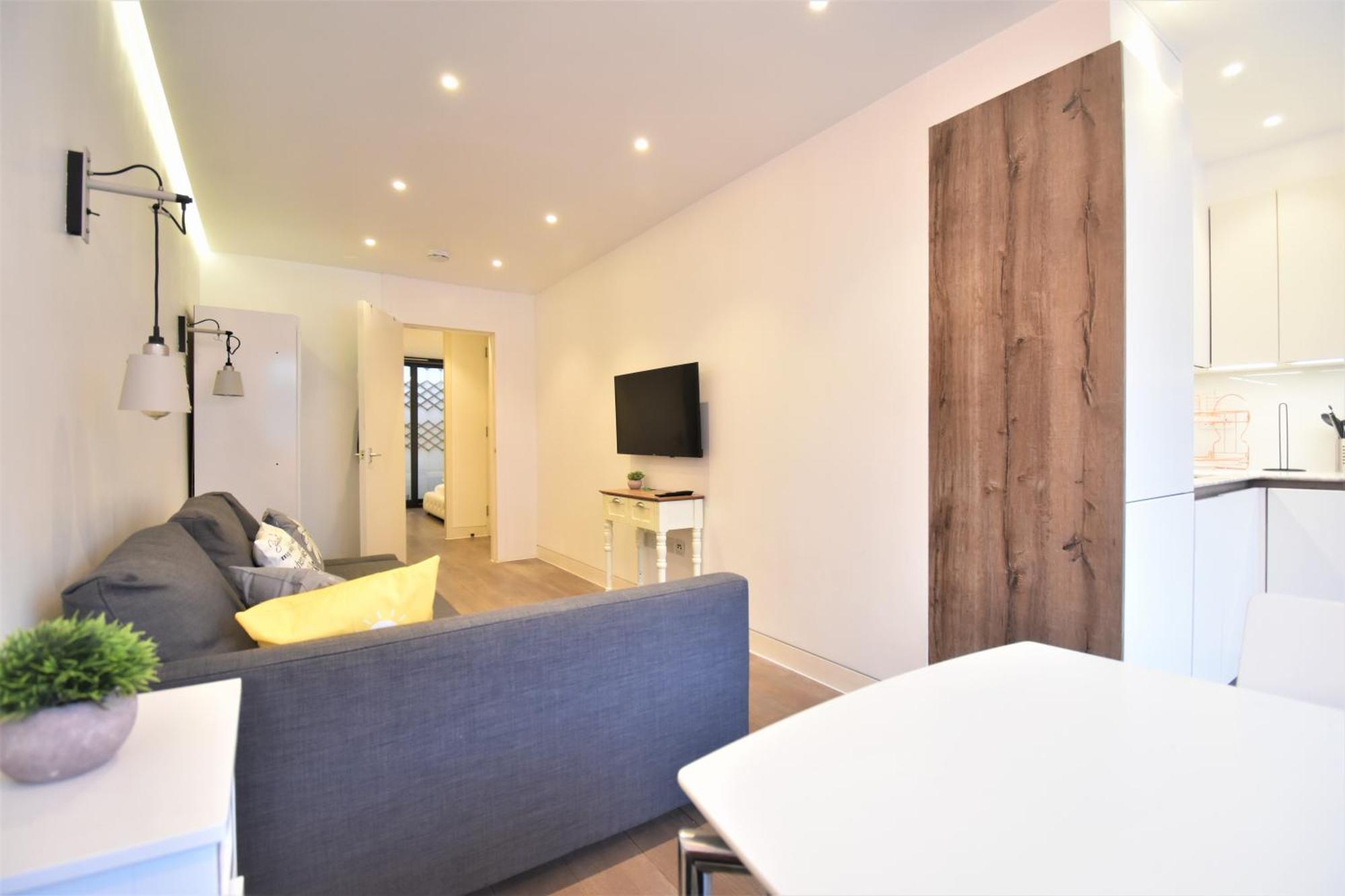 Apartment Superb Apartment, Shirland Mews