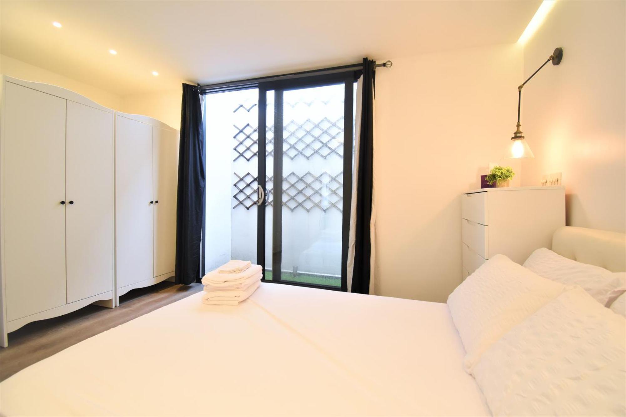 Apartment Superb Apartment, Shirland Mews