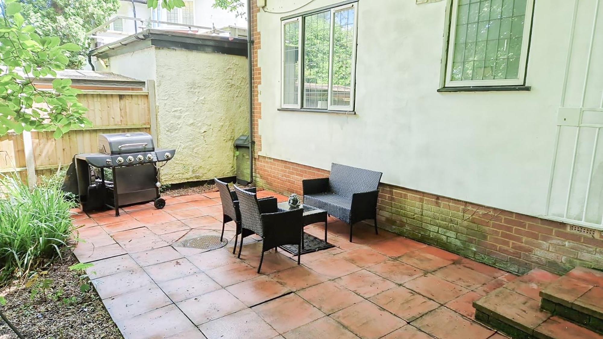 Leilighet Cosy Near Hampstead Heath With Free On-site Parking & Private Gardens, Golders Green London